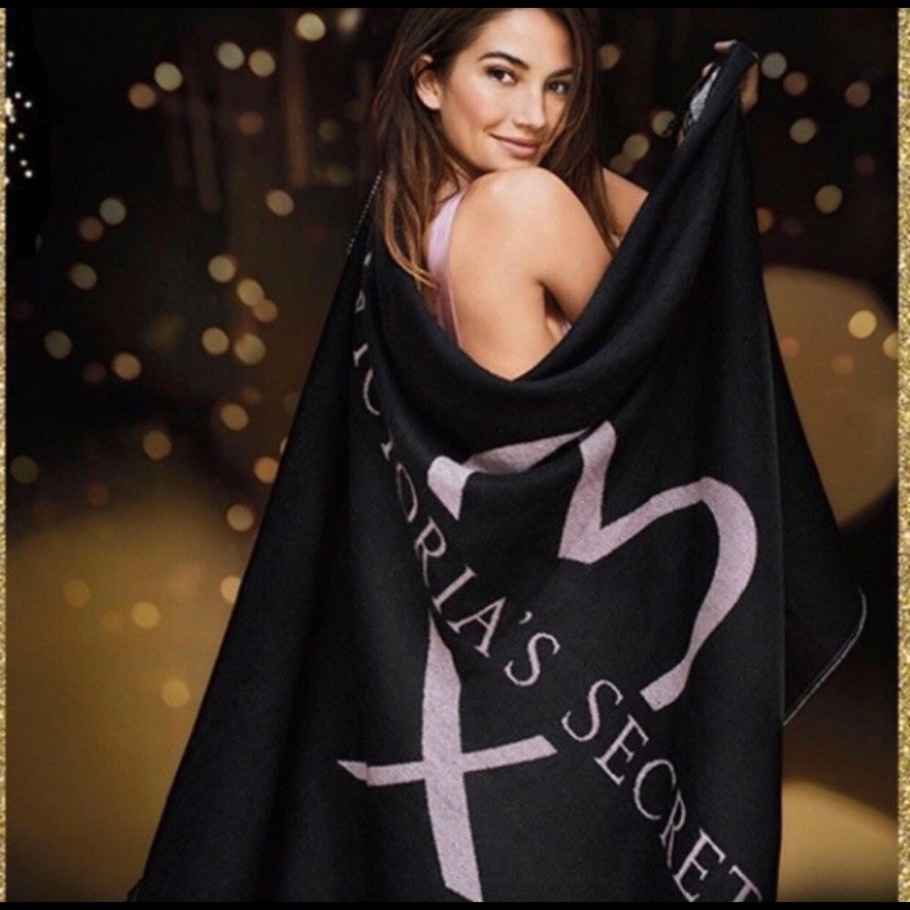 Victoria’s Secret fringe black heart blanket black